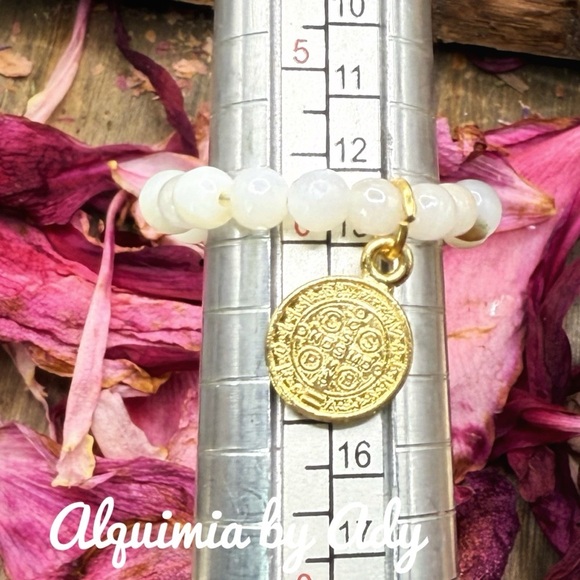 Alquimia Jewelry - Beaded white agate gold charm ring